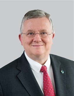 Portrait: Thilo Brodtmann, Hauptgeschäftsführer des Verbands Deutscher Maschinen- und Anlagenbau (VDMA)